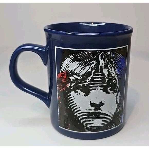 LES MISERABLES Coffee MUG Made In England BROADWAY SHOW Theater Musical Play Vtg - Picture 1 of 4